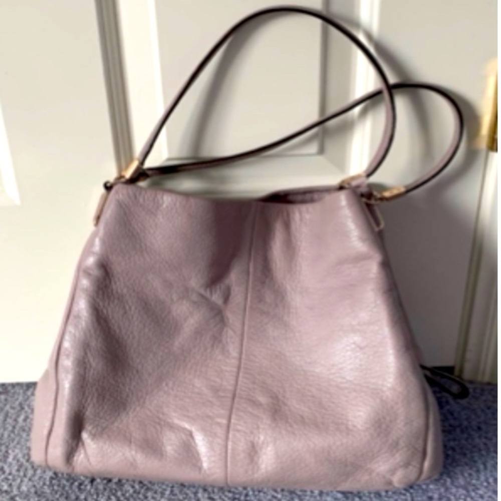 Coach 31 Dalton Bag in mid condition